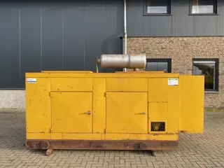 VM 1308 Unelec 165 kVA Silent generatorset