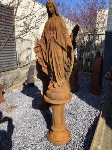 Maria beeld , tuinbeeld , moeder van Here Jezus