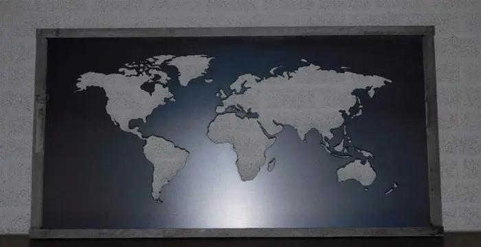 Metaal wandornament,de wereld
