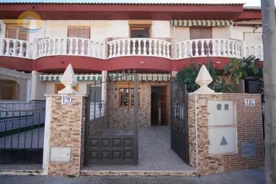 SP189 2 Slaapkamers 2 badkamers duplex