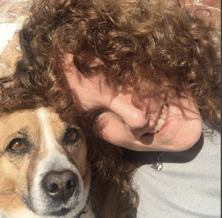 Zoek een wandel maatje.