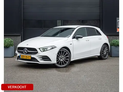 Mercedes-Benz A-Klasse 250 e AMG 218PK AUT8 | Night | Sfeer | Camera | Lane & Side Assis | Hybrid | 