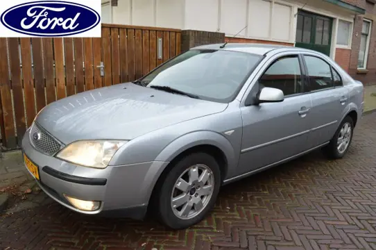 FORD MONDEO 5-deurs AIRCO Nieuwe APK bij aflevering!