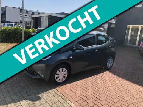 Toyota Aygo 1.0 VVT-i x-fun