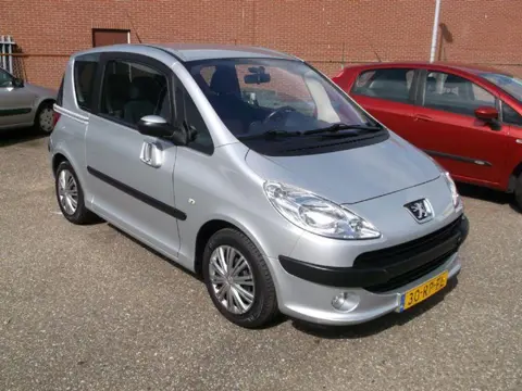 Peugeot 1007 1.4 Gentry