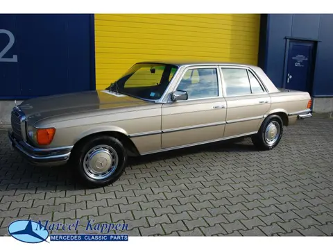 Mercedes-Benz 350SE