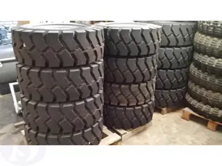 Mitas 300-15 ( 315/70-15 ) Fork Lift