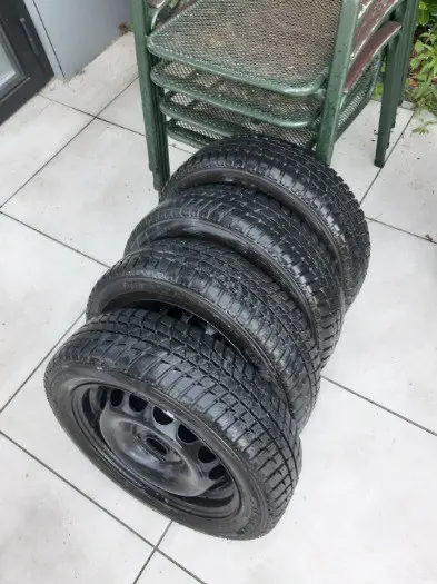 Eurowinter winterbanden 165/60 R15 met velgen (200 euro)