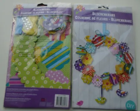 KNUTSELSET KRANS BLOEMEN EN VOGELS Paarse band NIEUW.