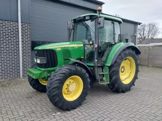 John Deere 6120