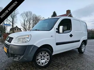 Fiat Doblò Cargo 1.6i 103pk Benzine met Zijdeur en Trekhaak !