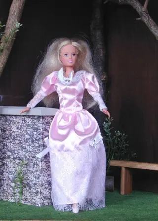 Steffi pop in mooie jurk tienerpop [POP21]