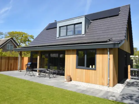 Vrijstaand vakantiehuis op een kilometer van Ecomare