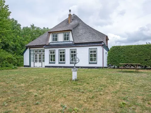 Sfeervolle stolpboerderij aan de rand van De Koog