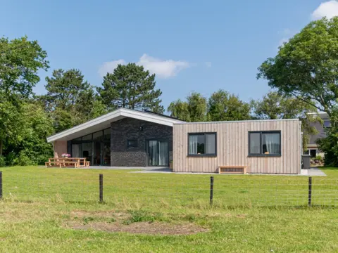 Ruim vakantiehuis op loopafstand van de duinen