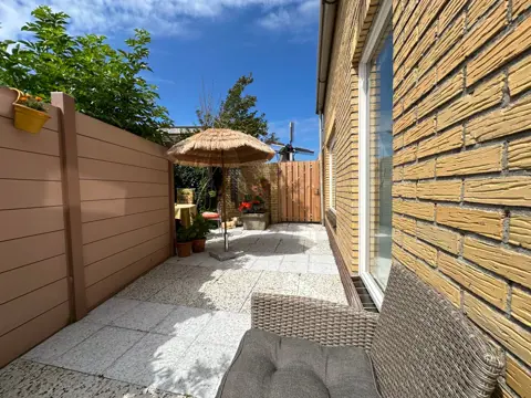 Huis met authentieke details naast de haven en bij Waddenzee