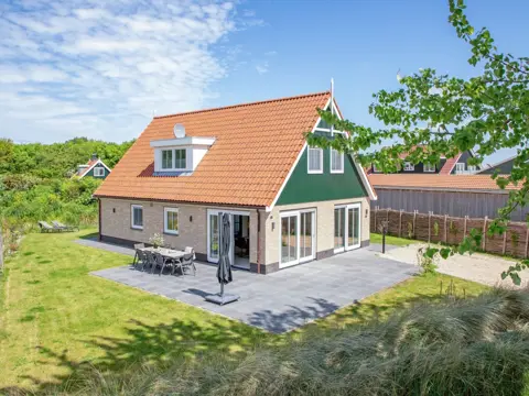 Luxe vakantiehuis aan de bosrand dichtbij duinen en strand