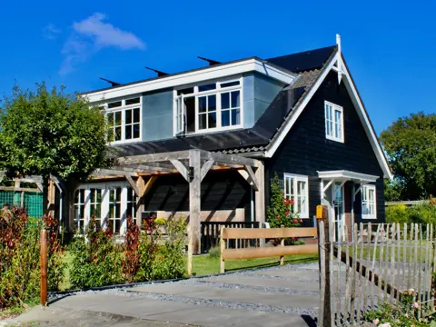 Fantastisch vrijstaand familiehuis met unieke inrichting