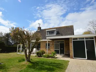 Comfortabel vrijstaand vakantiehuis ideaal gelegen in De Koog