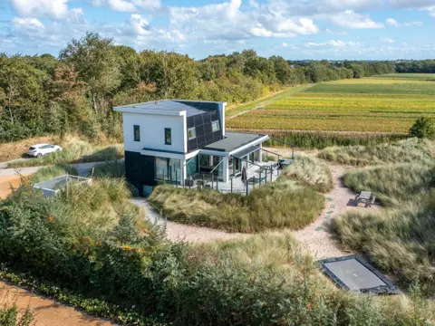 8 persoons landhuis met 3 badkamers en uitzicht over de landerijen