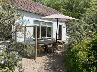 Vrolijke vakantiewoning met veel lichtinval dichtbij strand en zee