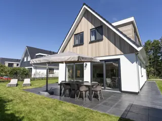 Luxe villa op 10 minuten lopen van Noordzeestrand