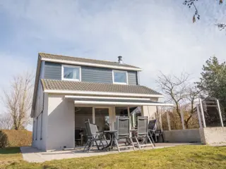 Luxe vakantiehuis met sauna veel privacy op loopafstand van zee