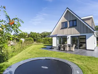 Luxe villa met whirlpool nabij De Koog duinen en strand