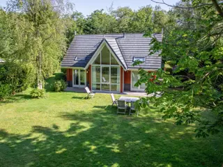 Vrijstaand vakantiehuis met veel privacy midden in het bos