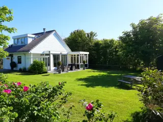 Genieten in comfortabel vakantiehuis met riante tuin in het bos