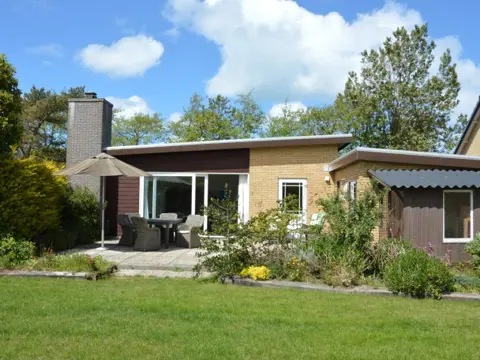 Vrijstaande bungalow op loopafstand van strand en duinen