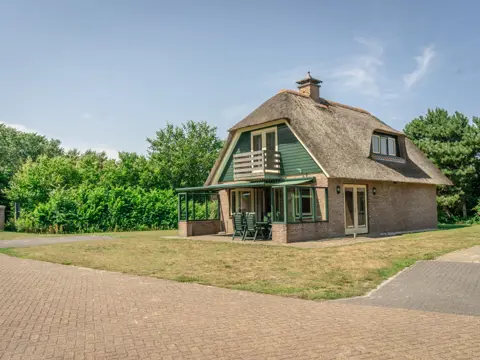 Smaakvol ingerichte luxe villa aan de rand van De Koog