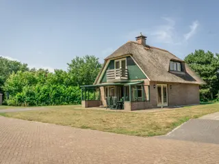 Smaakvol ingerichte luxe villa aan de rand van De Koog