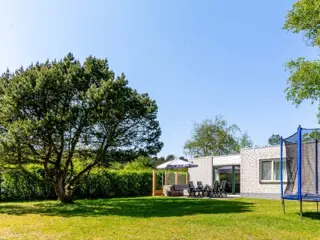 Vrijstaande modern ingerichte bungalow nabij bos en strand