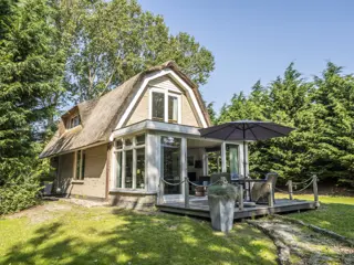 Rustig gelegen vrijstaand vakantiehuis met beschutte tuin