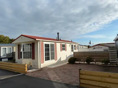 Genieten in knus ingericht chalet op rustig park in De Koog