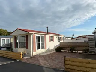 Genieten in knus ingericht chalet op rustig park in De Koog