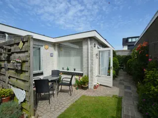 Vakantiewoning centraal gelegen in De Koog op erf bij eigenaar