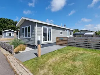 Vrijstaand chalet nabij het strand en dorpscentrum