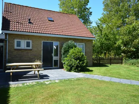 Rustig gelegen geschakelde vakantiewoning nabij Den Burg