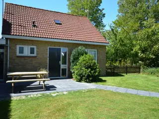 Rustig gelegen geschakelde vakantiewoning nabij Den Burg
