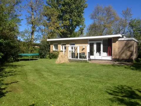 Vrijstaande bungalow in de buurt van De Slufter