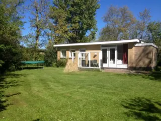 Vrijstaande bungalow in de buurt van De Slufter
