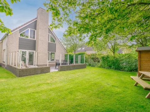 Genieten van je rust in ruim vakantiehuis aan de rand van De Koog