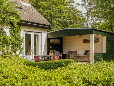 Vrijstaand vakantiehuis met prachtig uitzicht aan de rand van De Waal