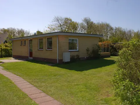 Vrijstaande bungalow op vakantiepark bij De Slufter