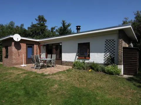 Knusse vrijstaande bungalow in de buurt van natuurgebied de Slufter