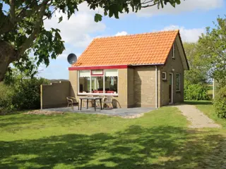 Vrijstaande bungalow met weids uitzicht over de landerijen