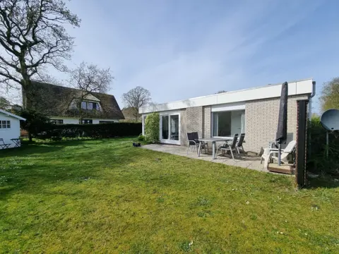 Bungalow met ruime tuin op het zuiden