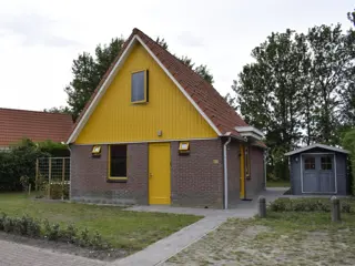 Vrijstaand vakantiehuis aan de Waddenzee en natuurgebied Utopia